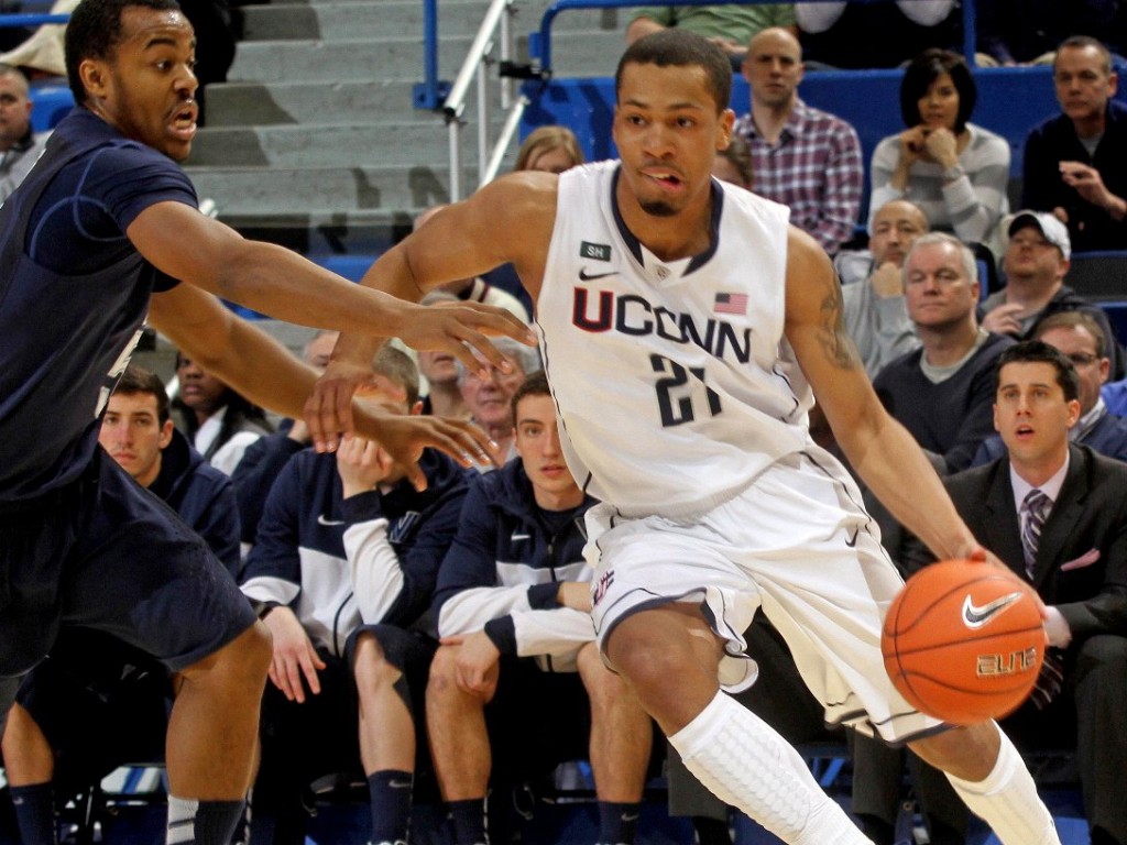 omar-calhoun-uconn-basketball-courtesy-bob-stowell-uconn